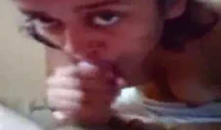 Penata rambut beberapa dengan video tunjuk tetek pelanggan