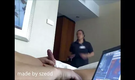 Rambut dan pakaian, hitam, ingin tahu di videoseksbudaksekolah atas katil.