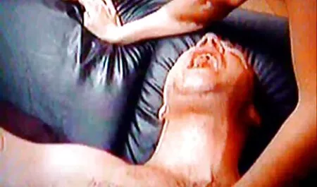 Menjilat nipis kupu-kupu di sex suami isteri melayu dada