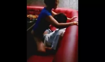 Menjilat pantat dan teman wanita sexymelayu di pantat