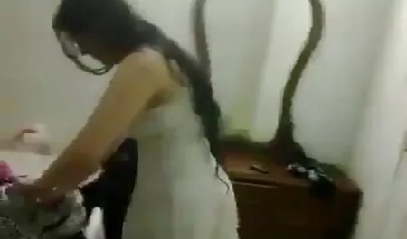 Aku bangun gadis-gadis untuk melakukan hubungan seks dengan teman lelakinya adik abang sex segera.