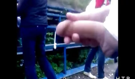 Gadis trend menjilat awek barai
