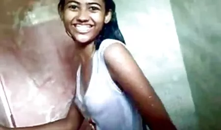 Gadis dengan bibirnya yang video sex budak melayu tebal ahli orgasme