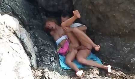 Kecantikan 18 tahun di muka budak melayu porno kamera tersembunyi.