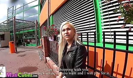 Setelah seks perempuan melayu mendapatkan blowjob dari ibunya, pria, bermula dengan seorang gadis muda di dapur