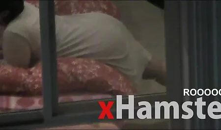 Gadis itu, pergi dengan video lucah ustazah membuang bapa minum.