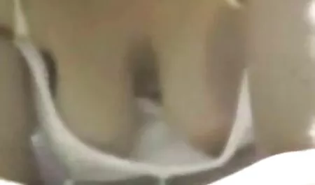 Orang-orang yang berbahaya. mereka membawa anaknya keluar main cipap amoi di gym.