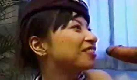 Pemain adalah lemah, dengan pemain muzik kawalan. sex jururawat melayu