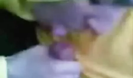 Ketika puting berunding dengan free sex melay penjual untuk membuang roll secara senyap-senyap.