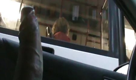 Di kamera tersembunyi kawasan, seorang gadis telanjang sex melayu gemuk di kamar mandi.