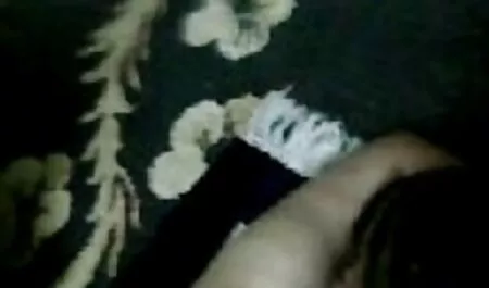 Seorang gadis berdering seorang wanita tua sex lucah melayu di pantat