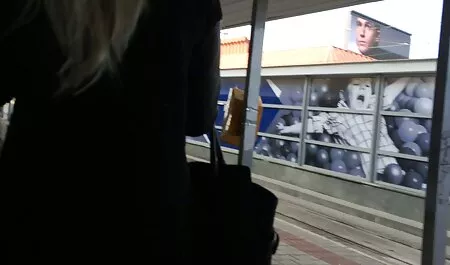 Pesona Lauren Phillips seks budak melayu mengusap pantat di depan kamera web