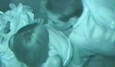 Ekstasi dipetik bayi dari lidah sayangi dalam awek lucah melayu lubang