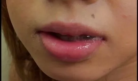 Malu bajingan terjebak dalam mulut melayu gemuk sex seorang pekerja konstruksi gadis-gadis pergi lurus ke tandas