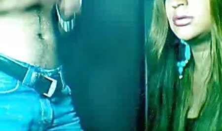 Lelaki itu senyap-senyap sex budak malay keluar dari orang asing, di bawah meja.